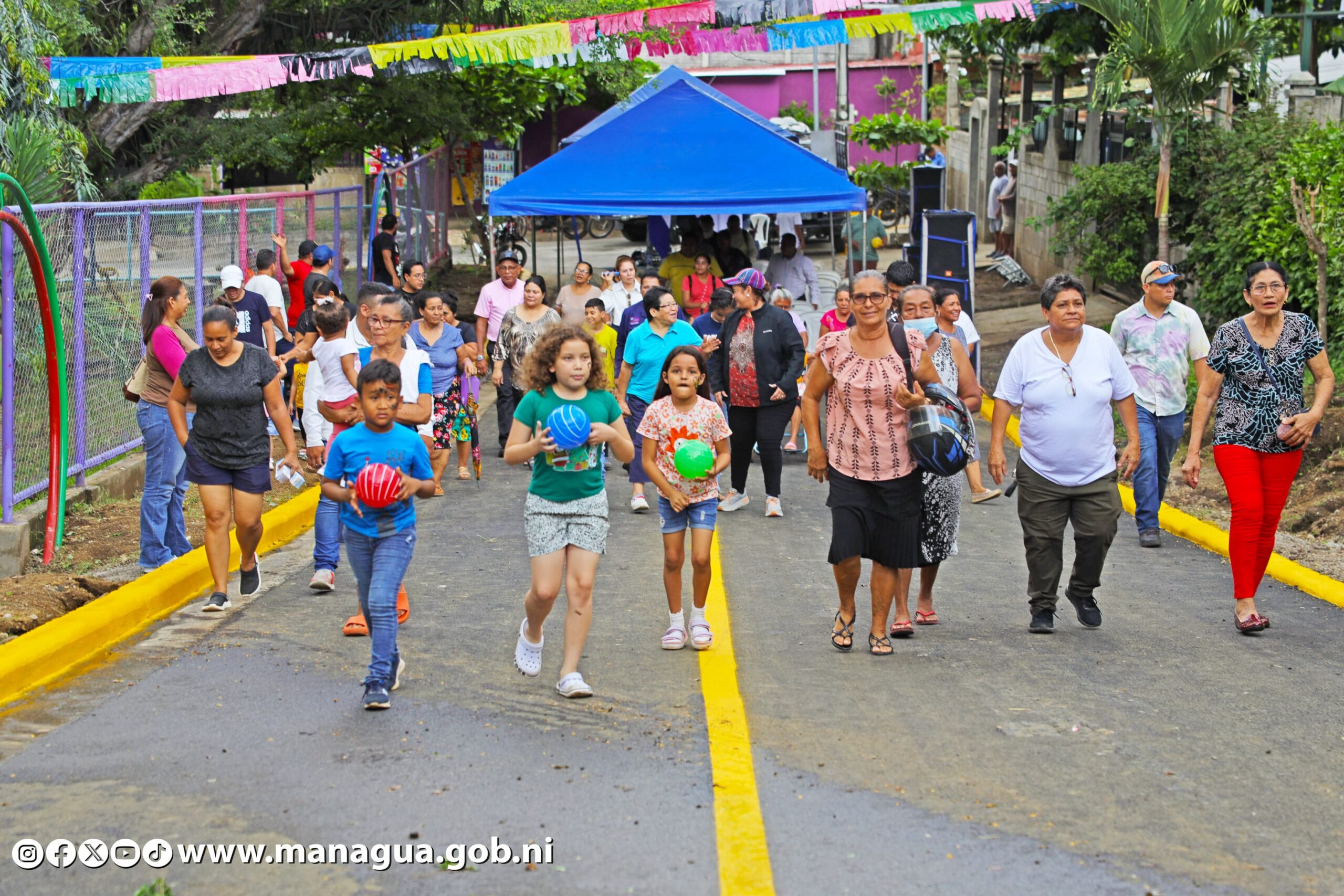 Alcaldía inaugura nueva red de calles y sistema de drenaje sanitario en la comarca Cruz del Paraíso