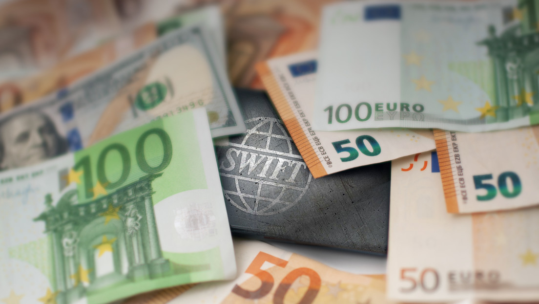 Inteligencia rusa: La UE cometió “un grave error” al desconectar a los bancos rusos del sistema SWIFT