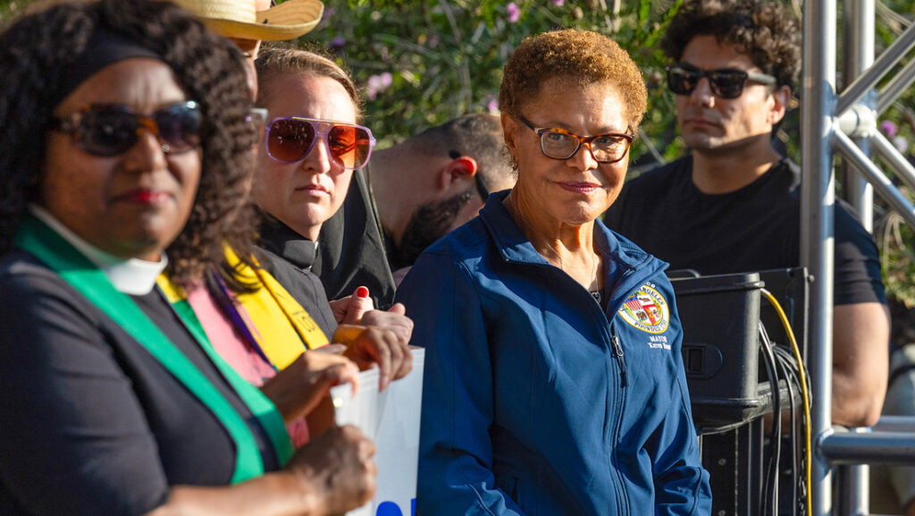 El Gobierno de Trump demanda a Los Ángeles por sus políticas migratorias