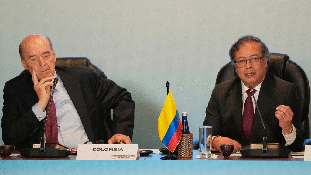 Petro denuncia penalmente a Álvaro Leyva