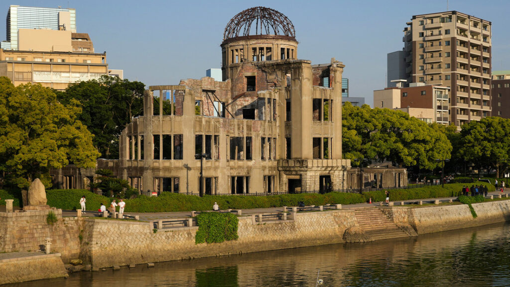 Alcalde de Hiroshima invita a Trump