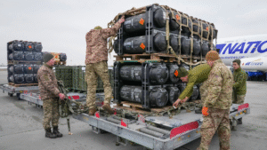 Biden regalaba armas y municiones