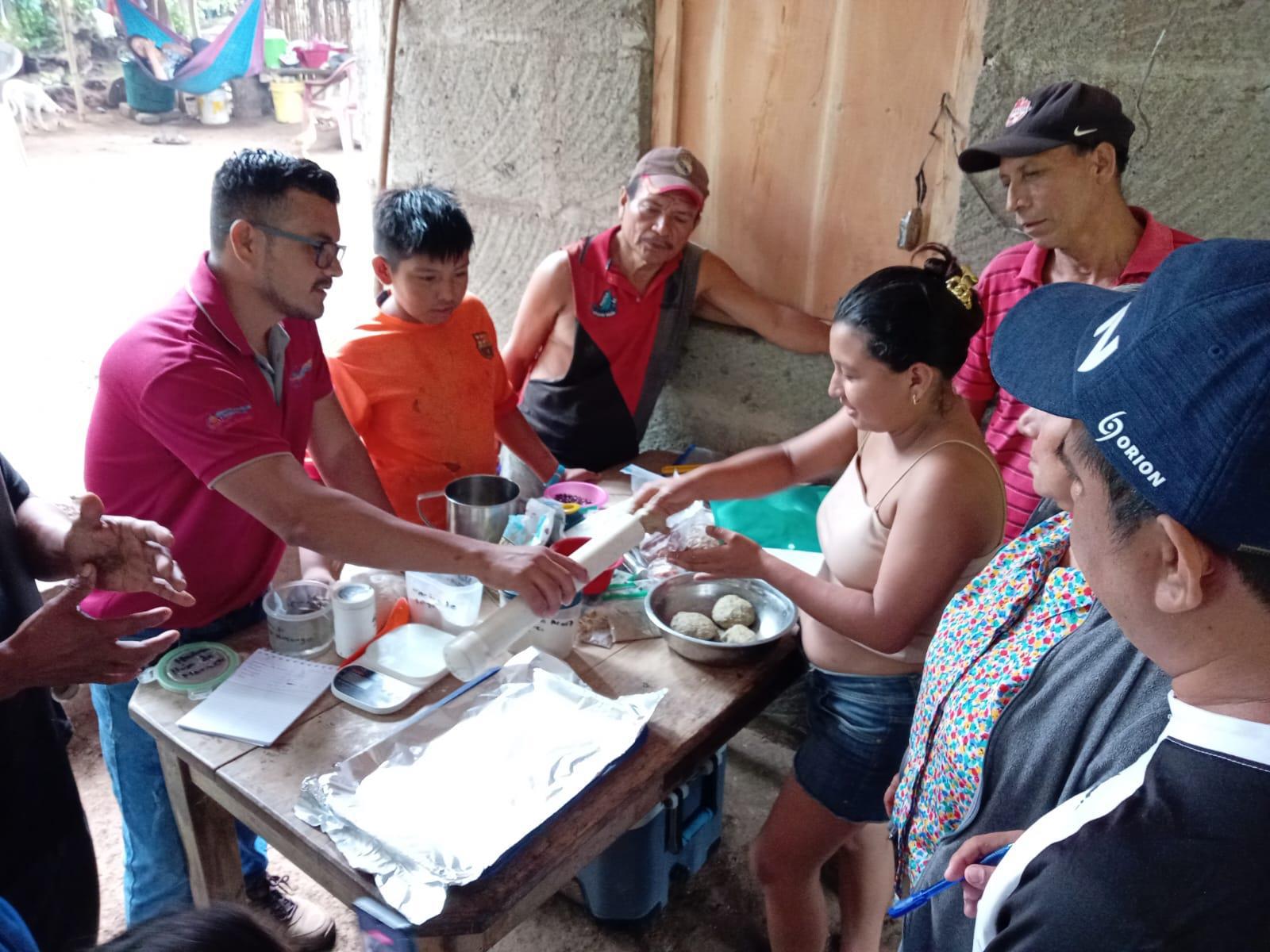 Familias que cultivan tilapia en 4 municipios reciben visitas técnicas de Inpesca