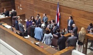 Asamblea tica inicia discusión de 2,564 mociones a jornadas 4-3, pero podrían ascender a 5,128