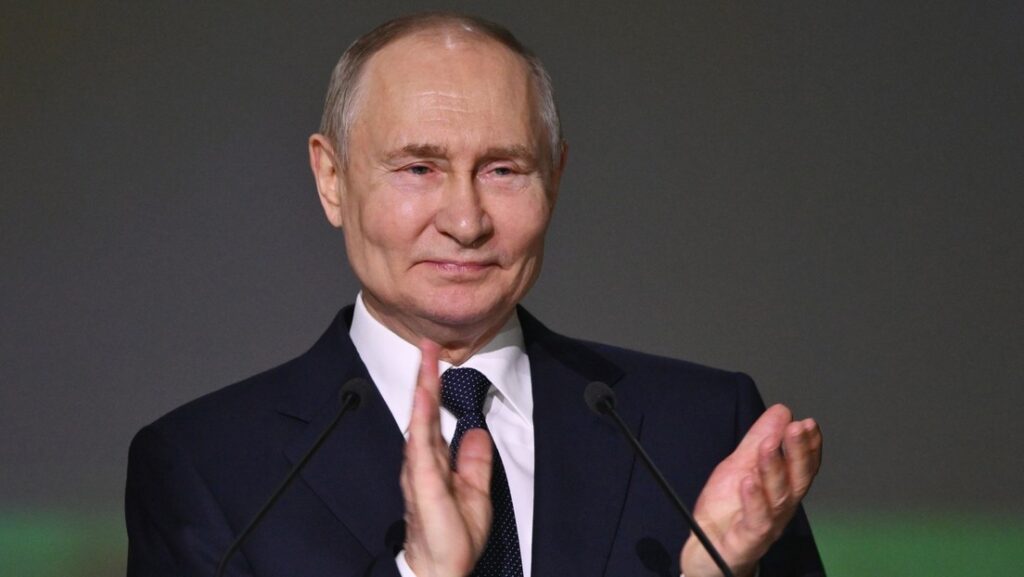 Trump se declara "descontento" con Putin