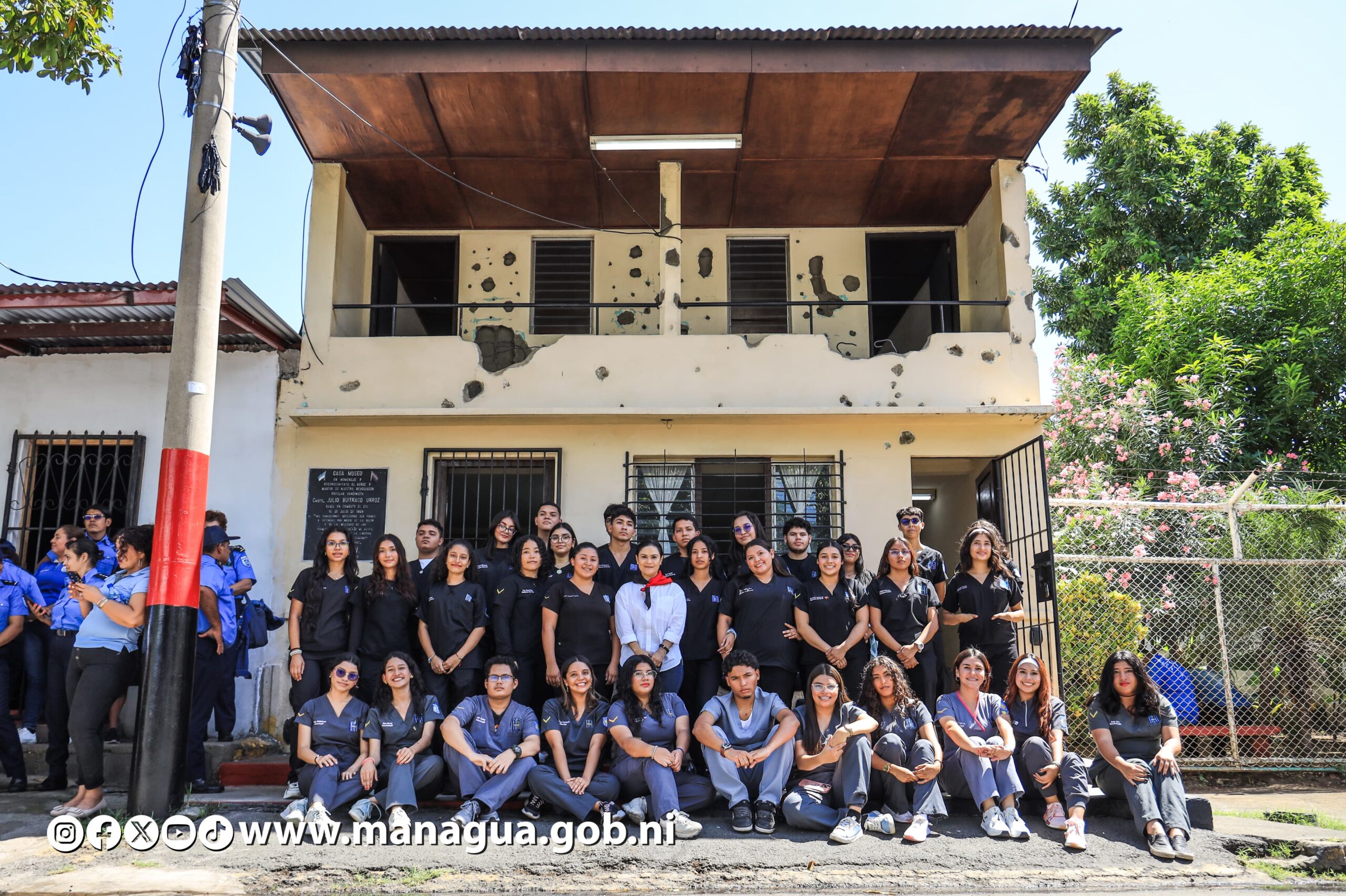 Familias conmemoran legado de Julio Buitrago con visitas guiadas a Casa Museo en Managua