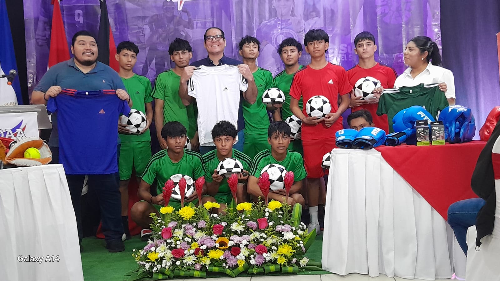 Más de 57 mil niños y jóvenes beneficiados en el último quinquenio con material deportivo