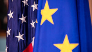 La UE acuerda negociar con EE.UU. para evitar aplicación de aranceles "prohibitivos"