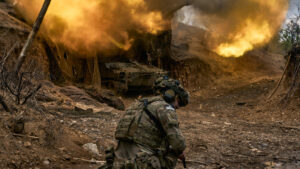 "Hipócritas" y "antipatriotas": Sheinbaum denuesta a la oposición por "desear" aranceles de Trump