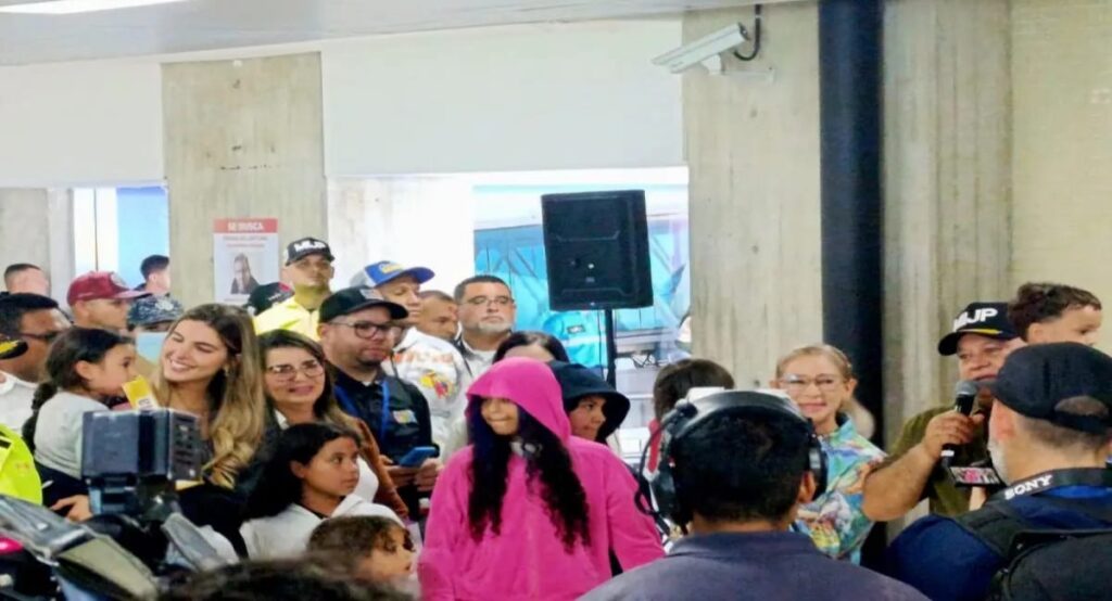 Venezuela logra repatriación de niños secuestrados por EE.UU.