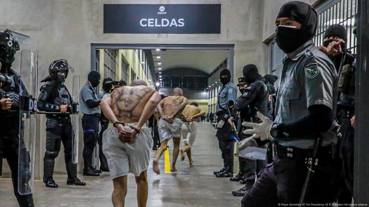 Venezuela anuncia la liberación de 252 migrantes que estaban en una cárcel de El Salvador