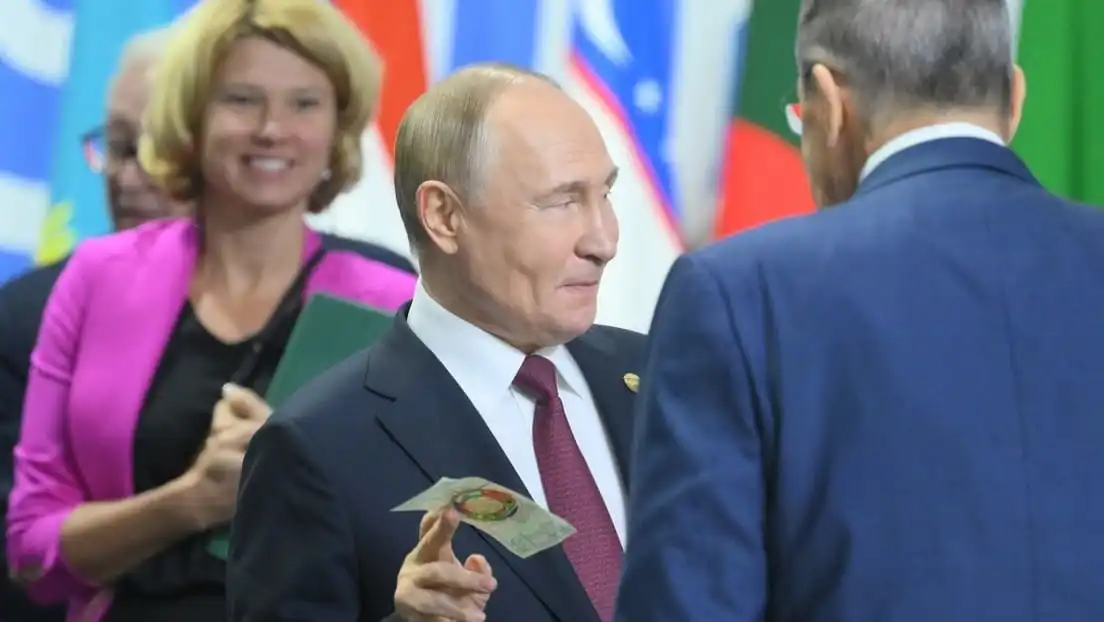 Cancillería rusa esclarece planes de los BRICS sobre abandonar el dólar