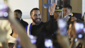 Bukele se burla de Hunter Biden tras que éste le dijo que "es un maldito pato dictador"