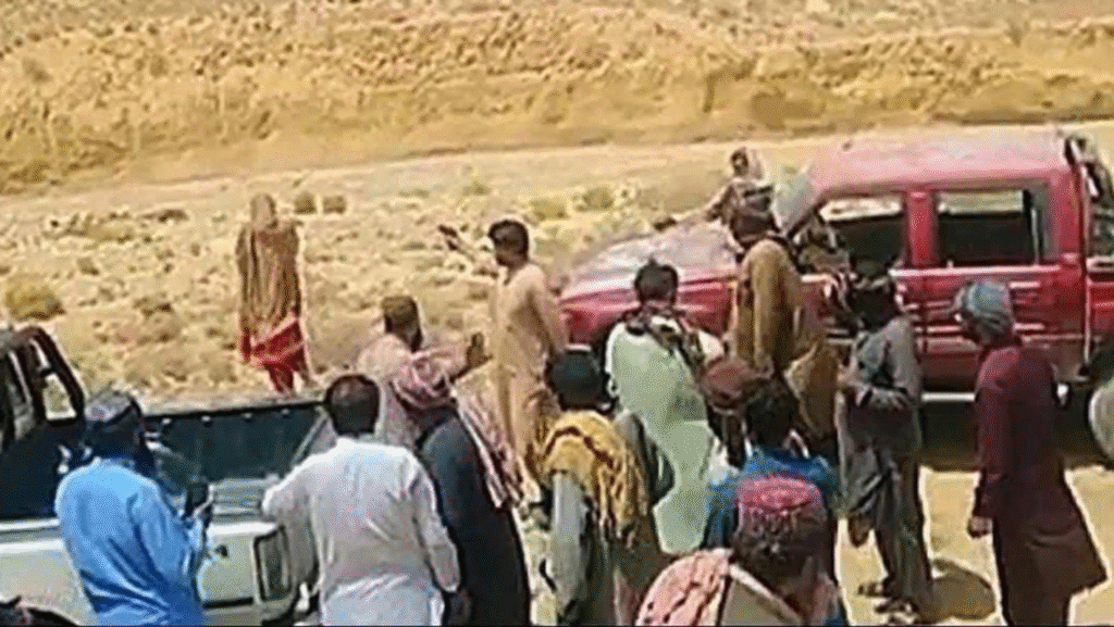 Fusilan a plena luz del día a una pareja por un supuesto 'crimen de honor'