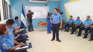 Funcionarios de migración se capacitan para brindar una atención más humana y eficiente a la ciudadanía