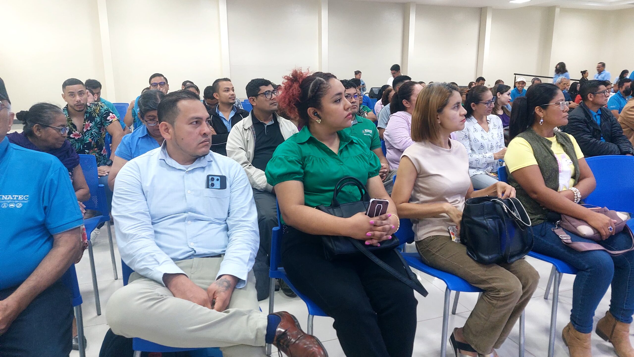 Docentes capitalinos continúan capacitándose en materia de historia e identidad nacional