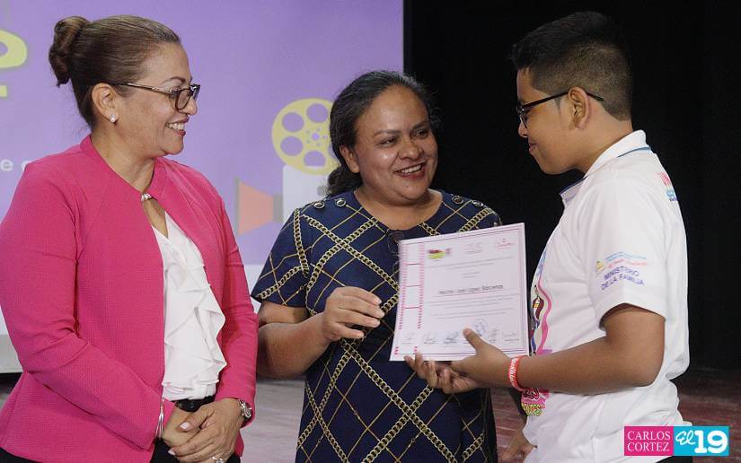 Cinemateca Nacional entrega reconocimientos a niños en el cierre del Cine Camp