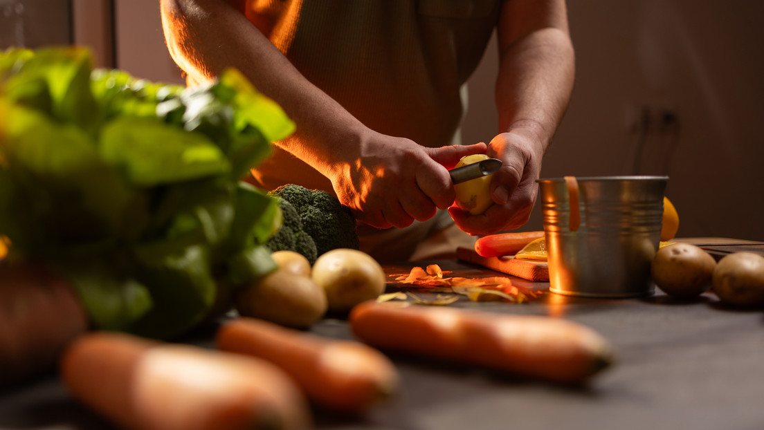 ¡No tires las cáscaras! : los nutrientes ocultos en las frutas y verduras