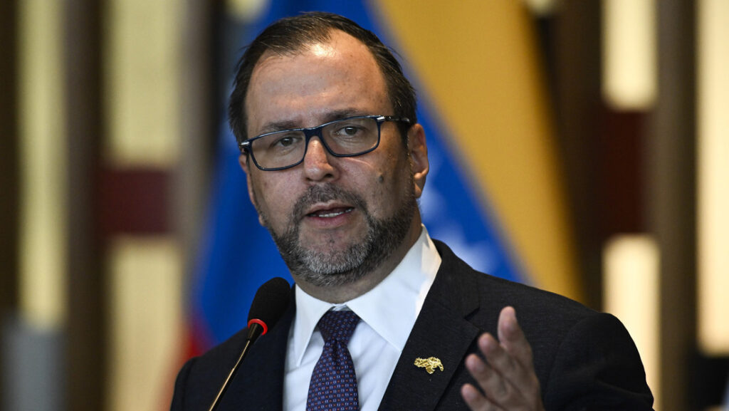 Venezuela convoca a la creación de un frente internacional para defender la paz