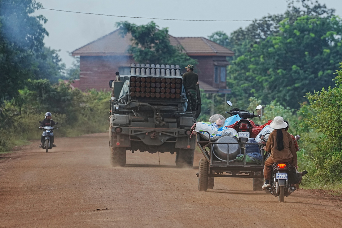 Los enfrentamientos mortales entre Camboya y Tailandia continúan por tercer día consecutivo