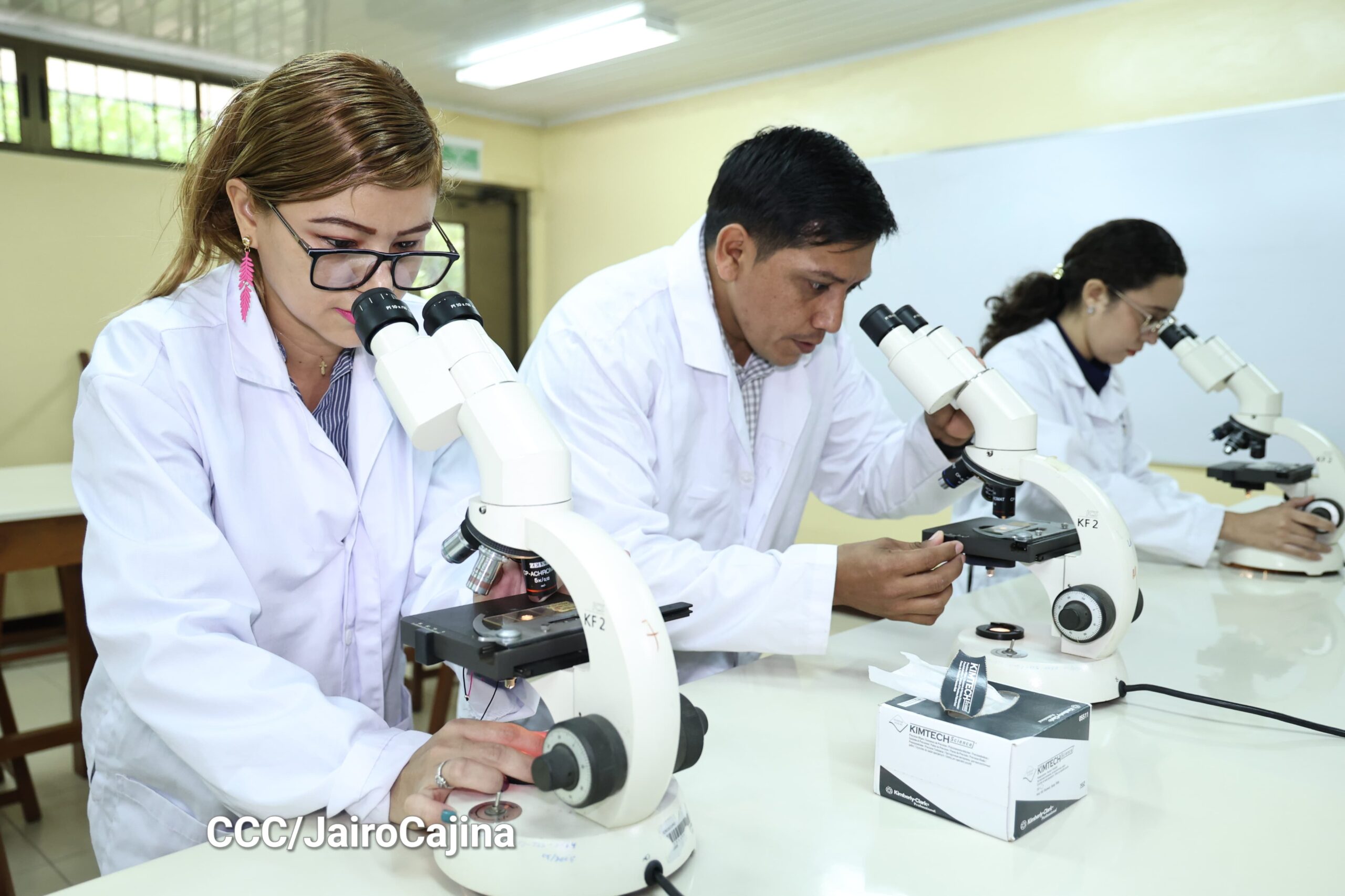 Universidad Casimiro Sotelo inaugura laboratorios en homenaje al comandante Chávez