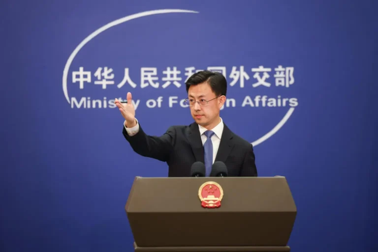 China insta a EEUU a cumplir compromisos y respetar el diálogo bilateral