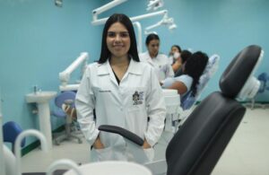 Capacitan a jóvenes en Optometría y Odontología en Matagalpa