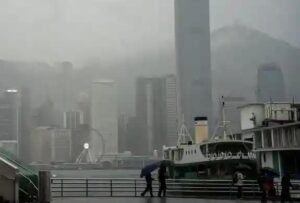 Ciudad china de Hong Kong es declarada en alerta máxima por lluvias