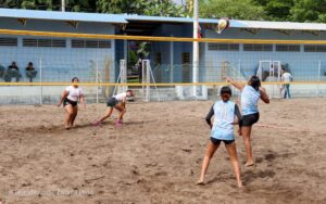 IND celebra juegos escolares de voleibol playa en Managua