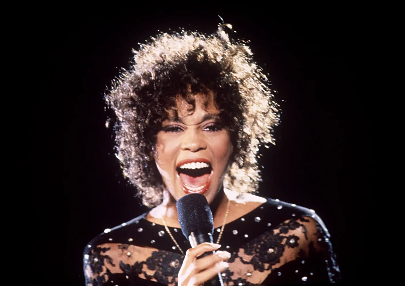 Recuerdan a Whitney Houston en su cumpleaños 62
