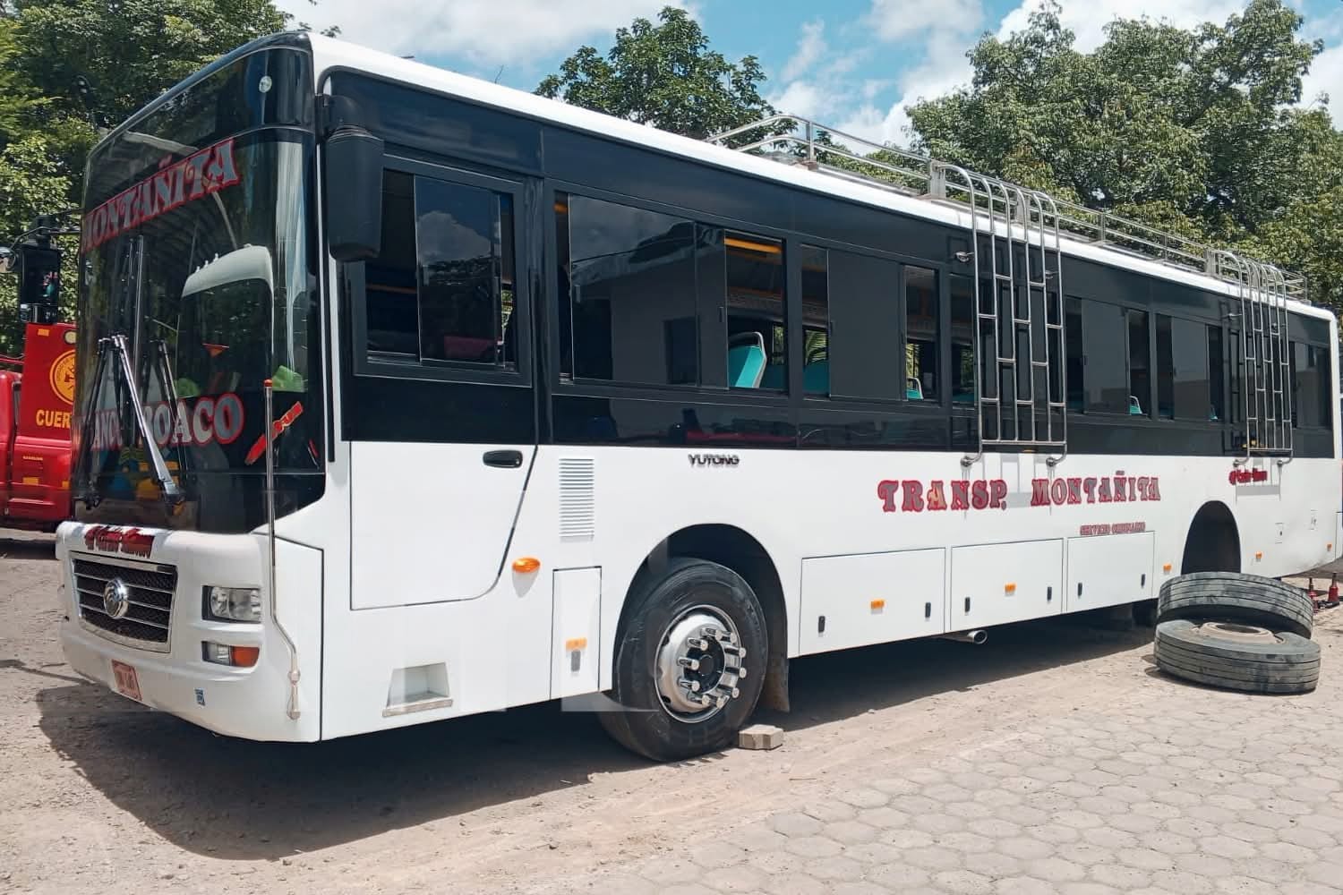 Mecánico fallece aplastado por un bus que reparaba en Boaco