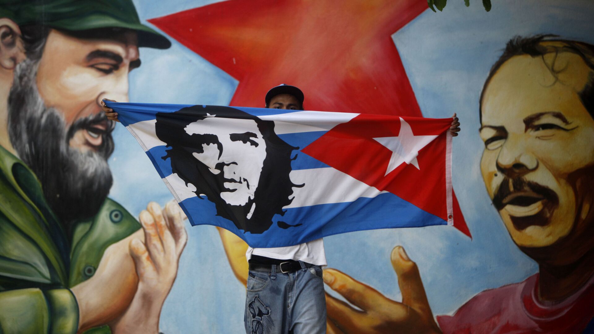 Nicaragua: Cubanos honran a Fidel y reiteran compromiso con Revolución