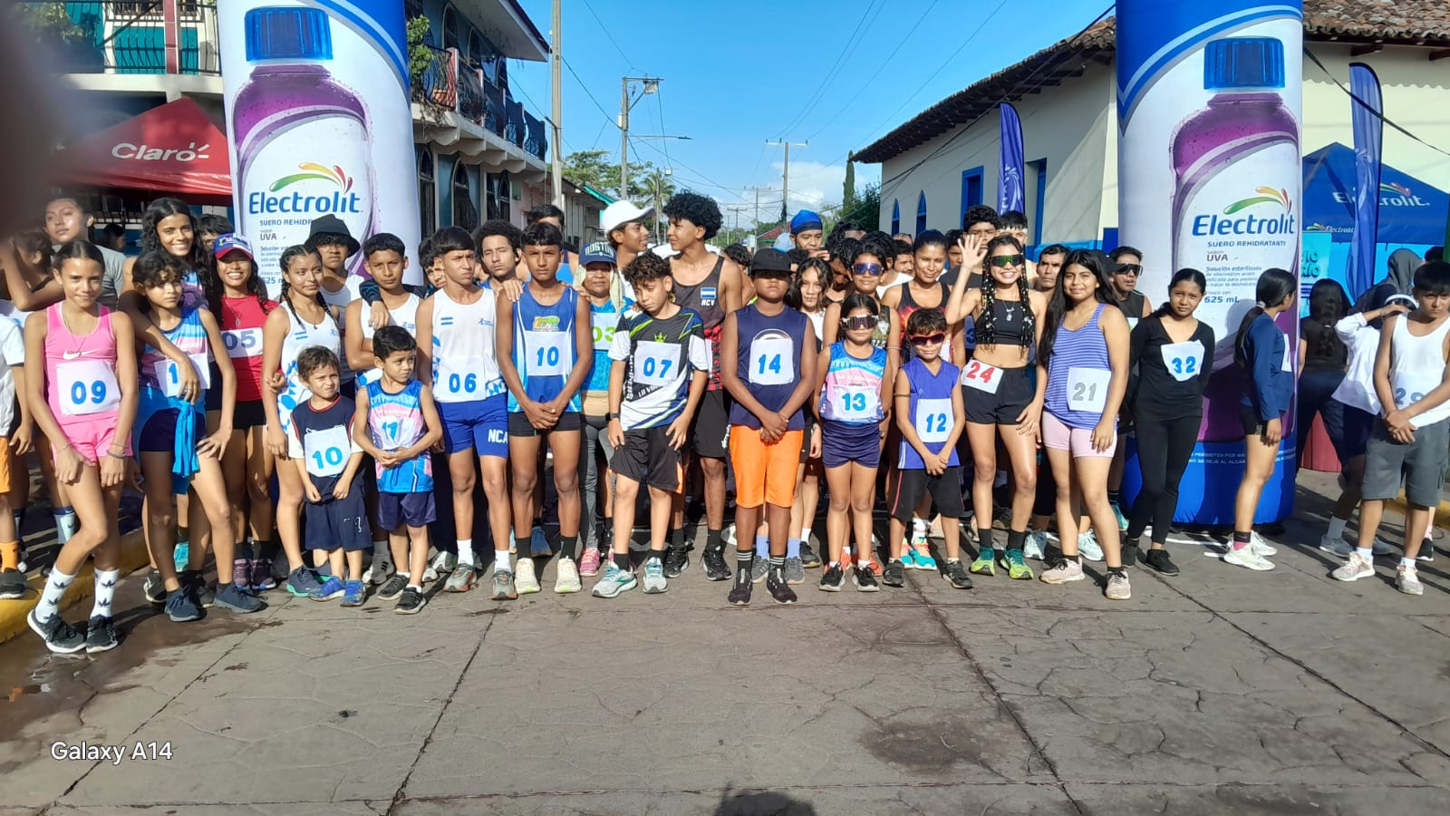 Más de 350 atletas participan en el XVIII Campeonato de Atletismo en homenaje al comandante William Ramírez