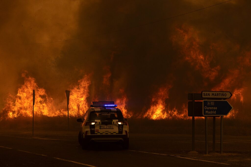 España arde: los incendios más voraces en dos décadas dejan muertos y miles de desalojados