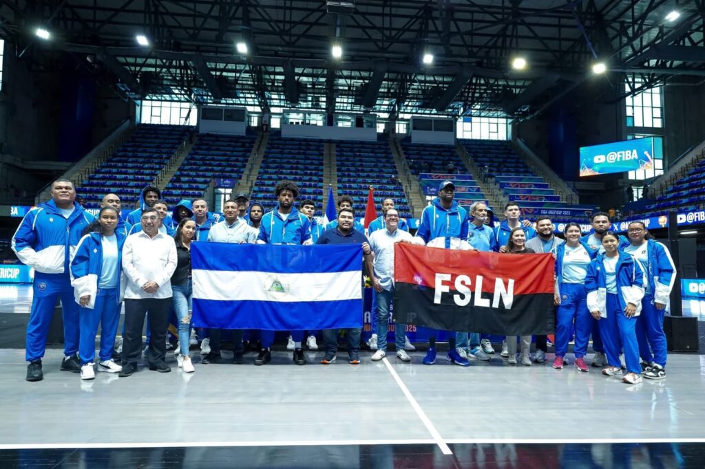 Autoridades deportivas abanderan a la selección de Nicaragua para la Americup