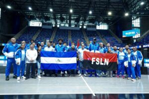 Autoridades deportivas abanderan a la selección de Nicaragua para la Americup