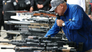 Venezuela incauta arsenal de guerra vinculado a "planes terroristas"