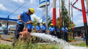 Bomberos inspeccionan hidrantes y sistema eléctrico en el Mercado Oriental