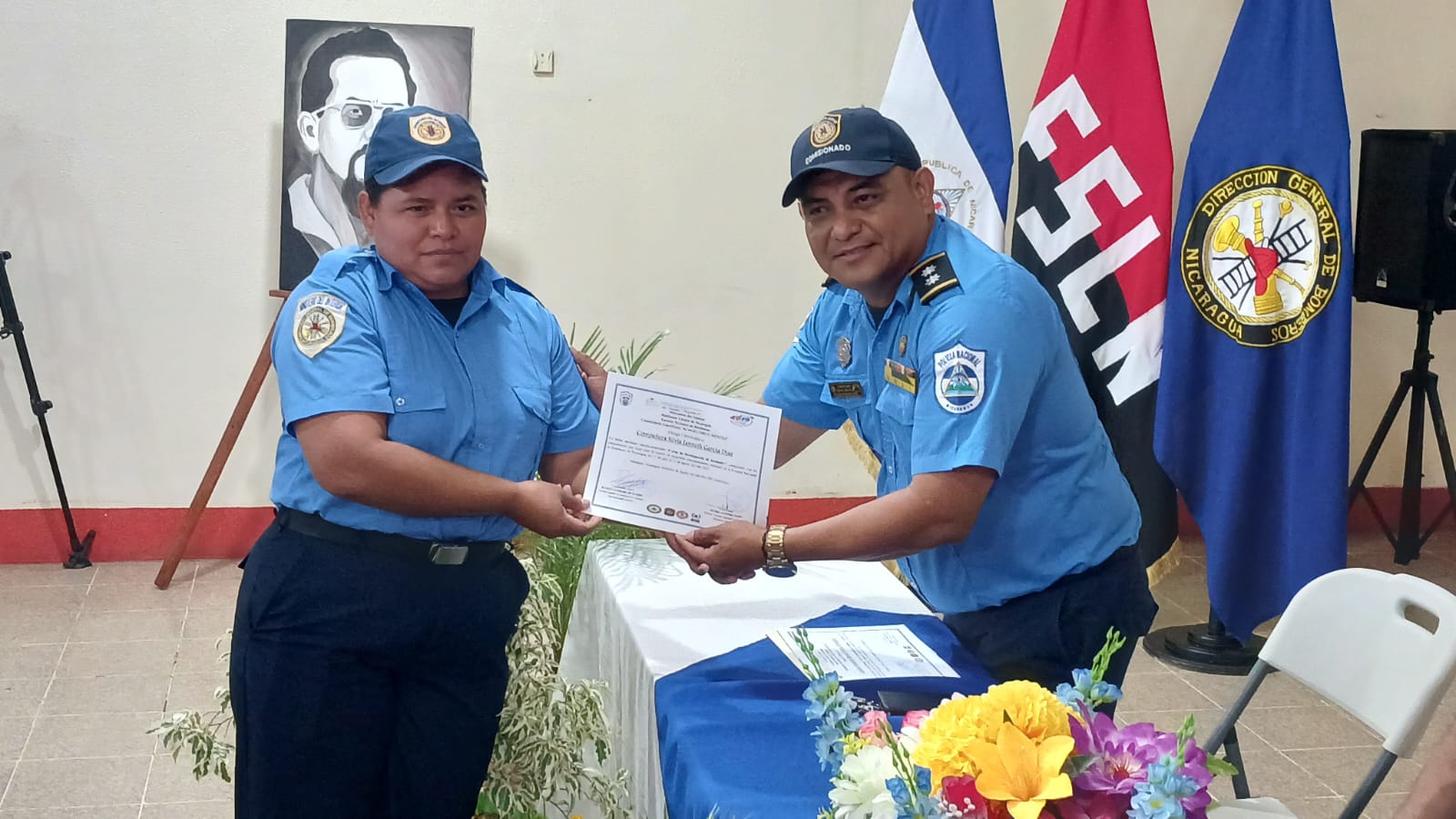 Bomberos se gradúan en investigación de incendios