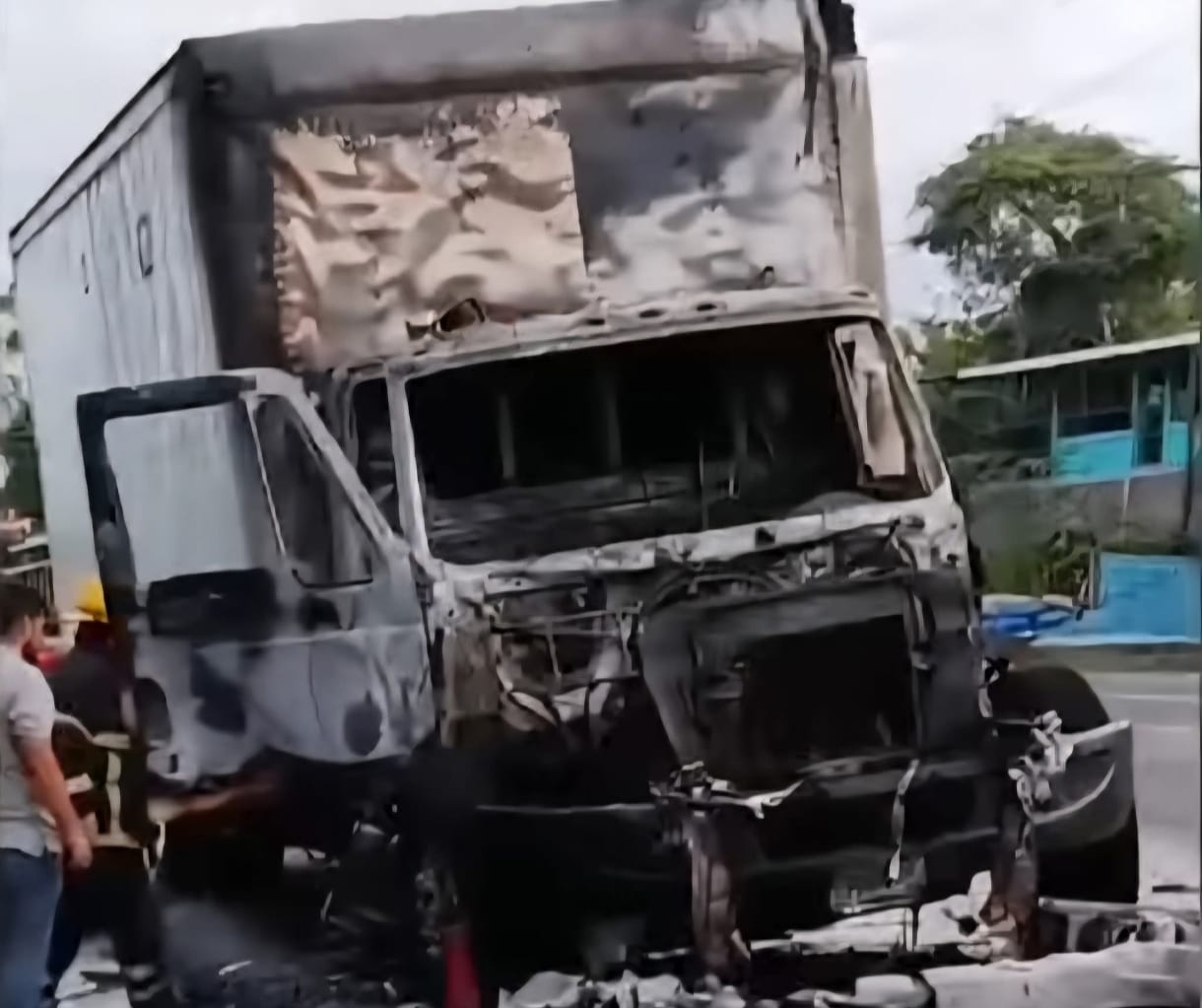 Camión cargado de gaseosa se incendia en Masaya