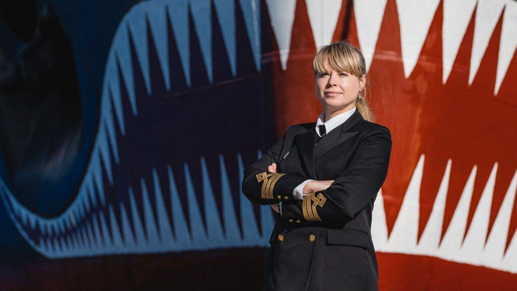 Conozca a la primera mujer del mundo en asumir el mando de un rompehielos atómico