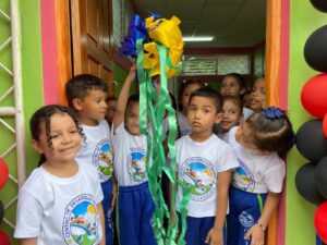 Autoridades blufileñas inauguran remodelación de dos CDI