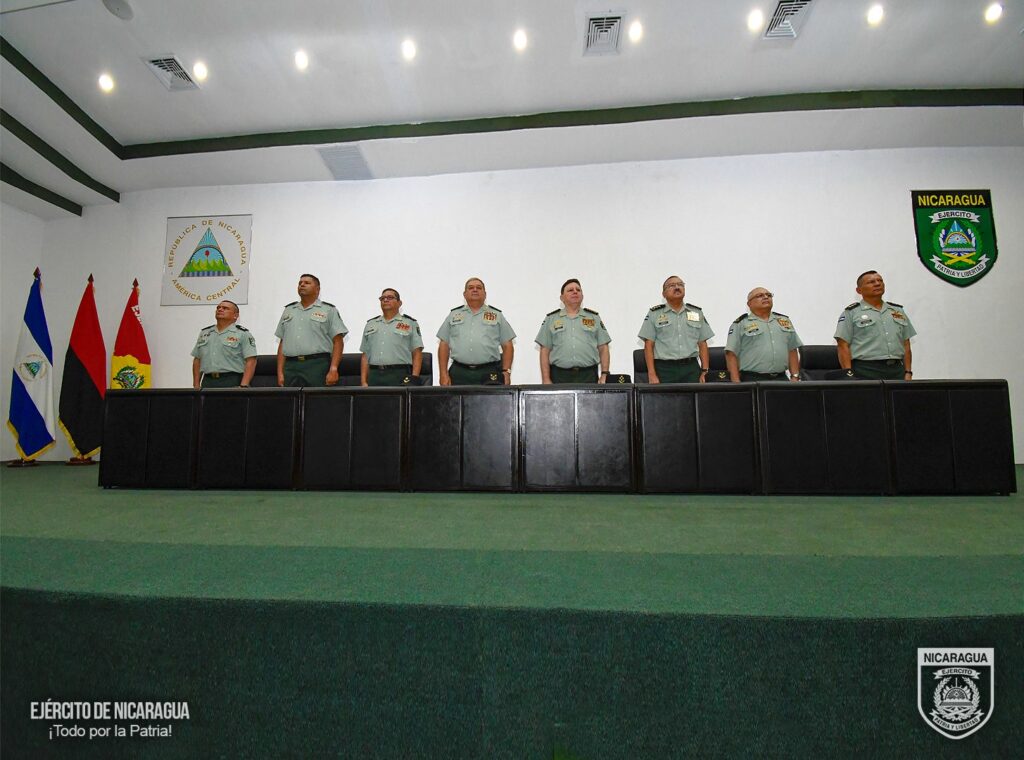 Ejército de Nicaragua traspasa cargo de rector de la Universidad de Defensa de Nicaragua 4 de Mayo