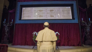 ¿Fraude?: genio medieval revive la polémica sobre el sudario de Turín