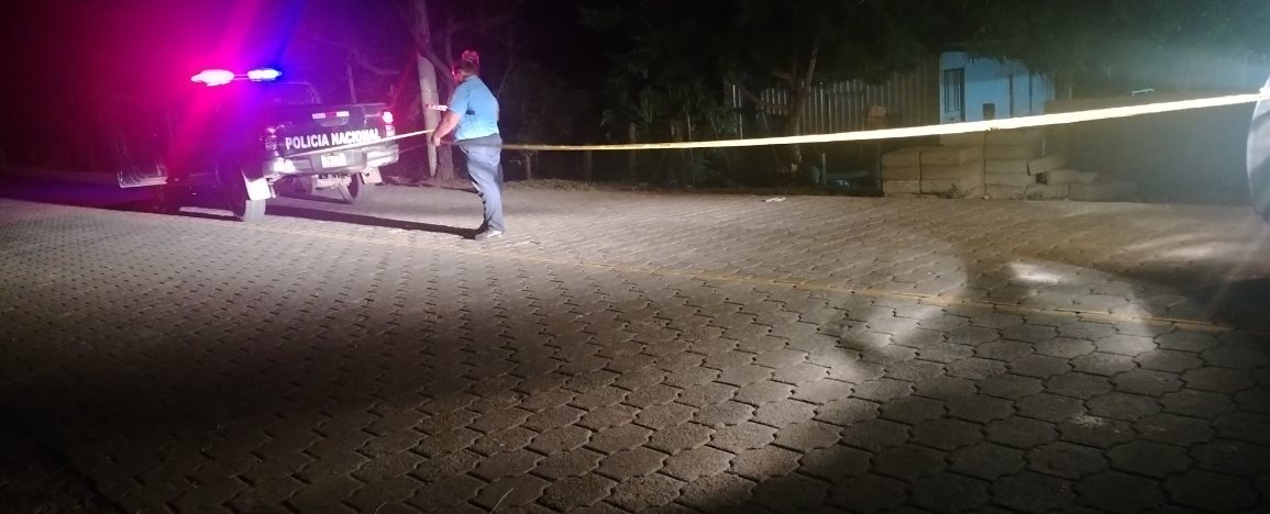 Motorizado muere al estrellarse contra la pared de una iglesia en la carretera a Villa El Carmen