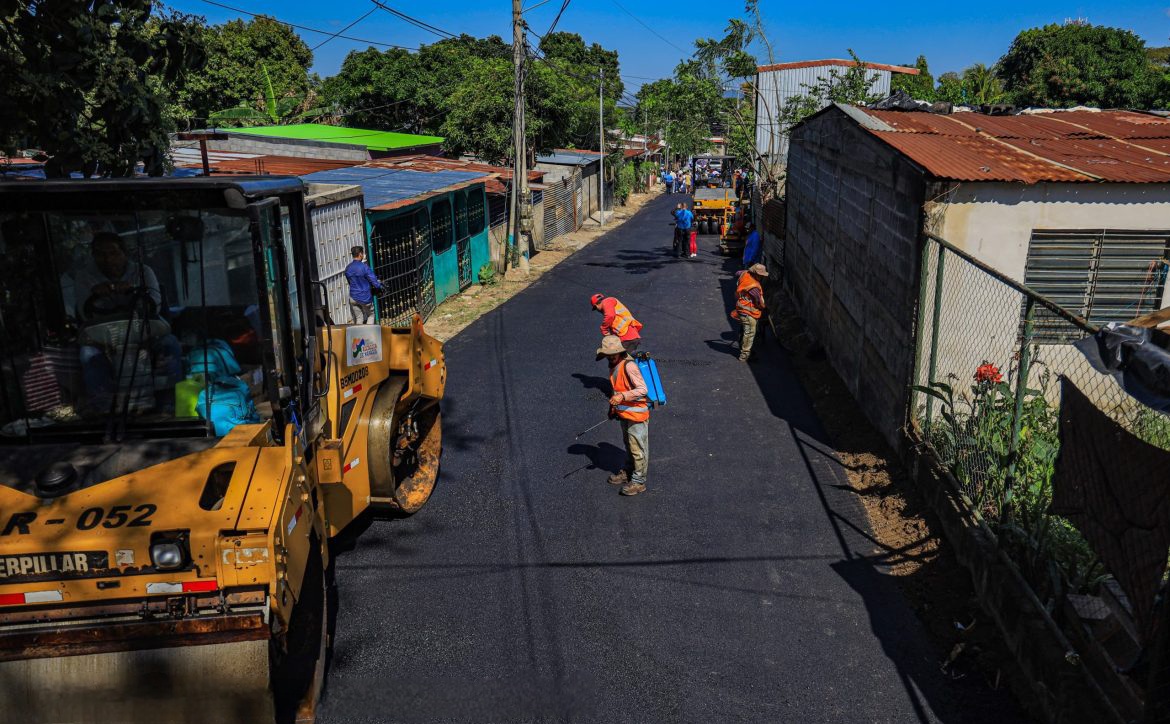 Más de 5 mil 600 calles y caminos entregados en 2025 a las familias nicaragüenses