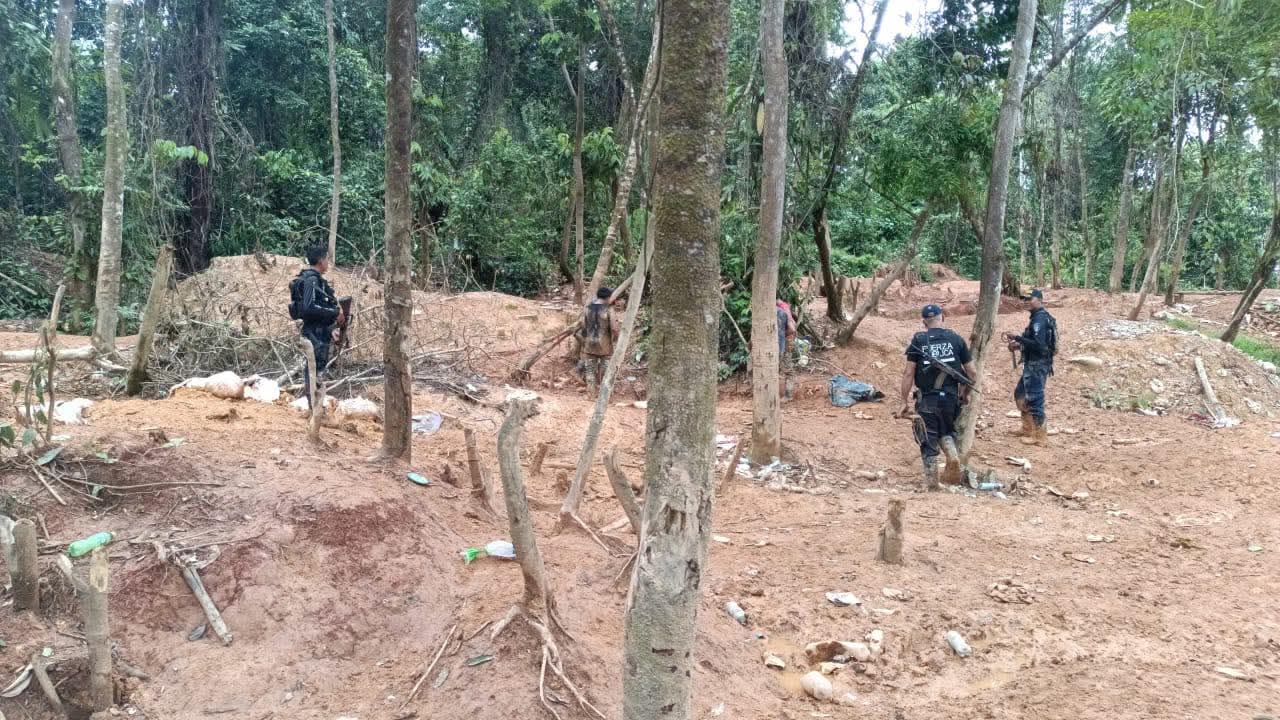 Encuentran a dos hermanos muertos en una mina en Costa Rica