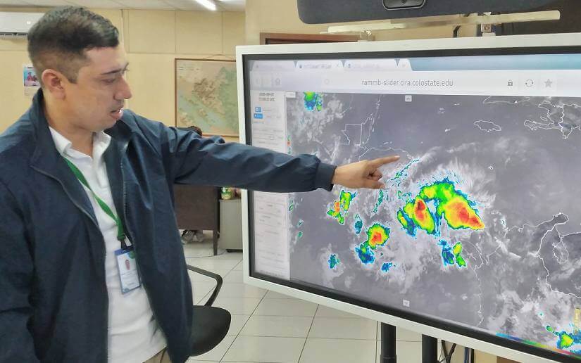 Naval nicaragüense mantiene monitoreo de la onda tropical N° 26 en el Caribe