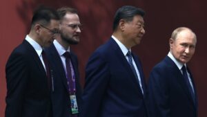 China reitera su compromiso con Rusia para construir un sistema de gobernanza global más justo
