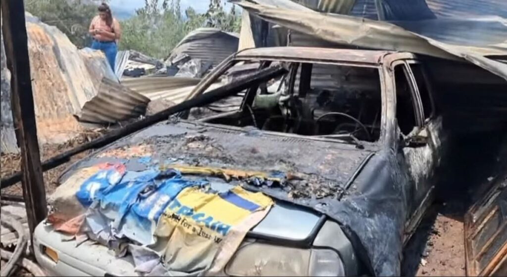 Incendio reduce a cenizas una vivienda en el Barrio Santo Domingo en Estelí